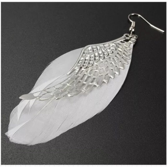 🎉 3 for $15 Angel wings with feather earrings - Picture 4 of 6